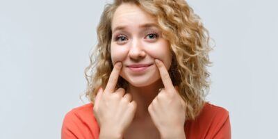 Ironie und Sarkasmus Sprüche als sprachliche Waffe im Alltag